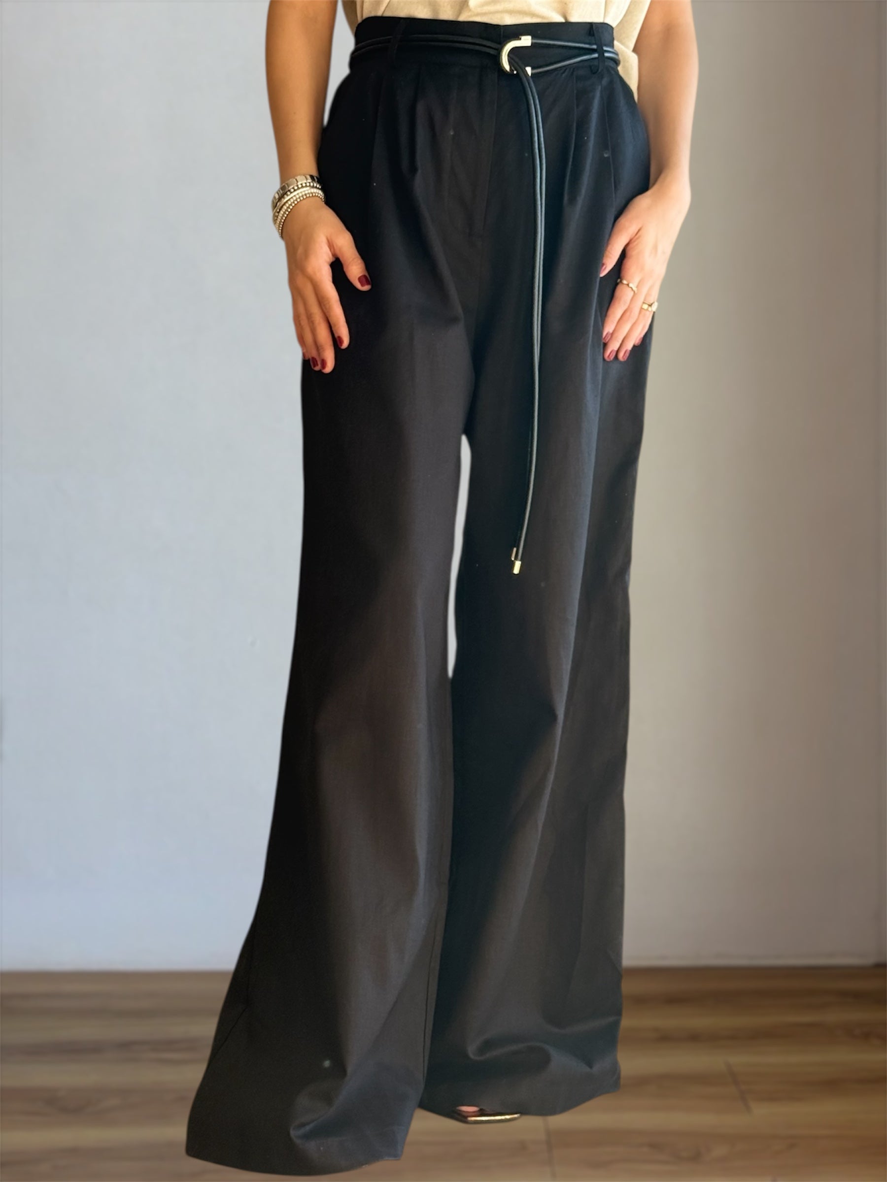 Pantalón Negro con Cinturón